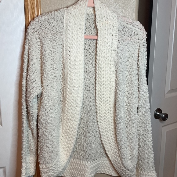 Boutique Sweaters - Cream textured open front lightweight sweater. NWOT.